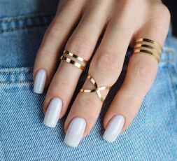 BSG   Base Colloration Hard   #21   20мл   База камуфлирующая жесткая с шиммером