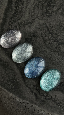 GRAPE      Гель-лак кошачий глаз светоотрающий   15мл    CAT EYES   #13