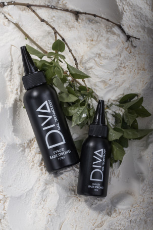 DIVA   База каучуковая прозрачная  STRONG Base   55мл   Limited