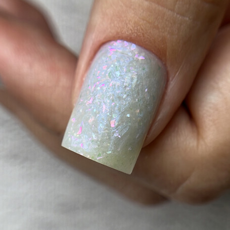 BSG   Base Colloration Hard   #122   20мл   База камуфлирующая жесткая с хлопьями Юки